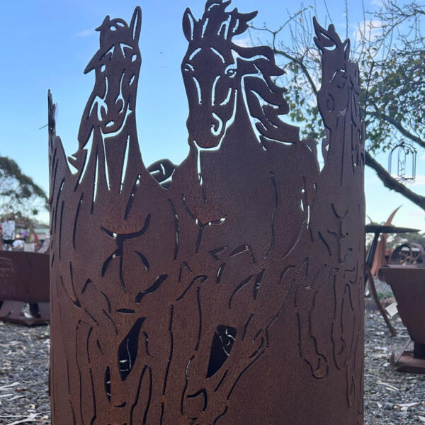 7-horses-round-fire-pit-