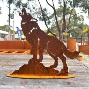 Howling Wolf Stand